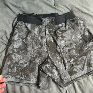 Mens 5’ lululemon shorts